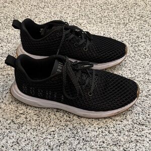 NOBULL Women’s mesh runners, size 8.5.